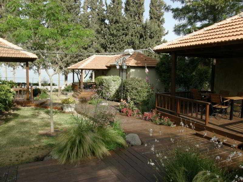 Kibbutz Country Lodging Golan Rooms Tiberíades Exterior foto